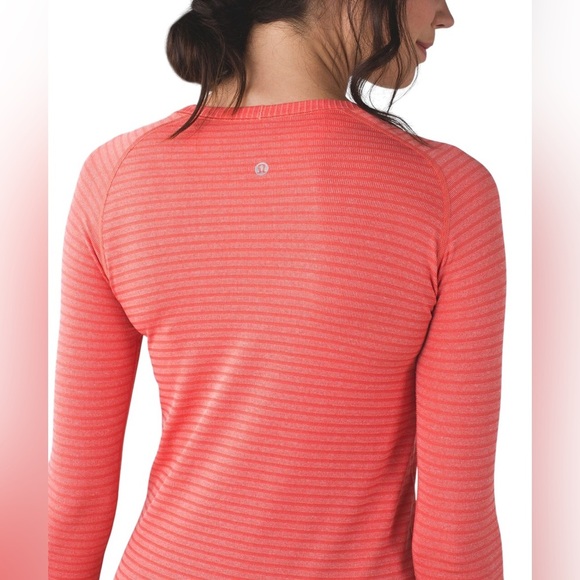 LULULEMON Swiftly Tech Long Sleeve Crew in Heathered Alarming - Picture 4 of 13